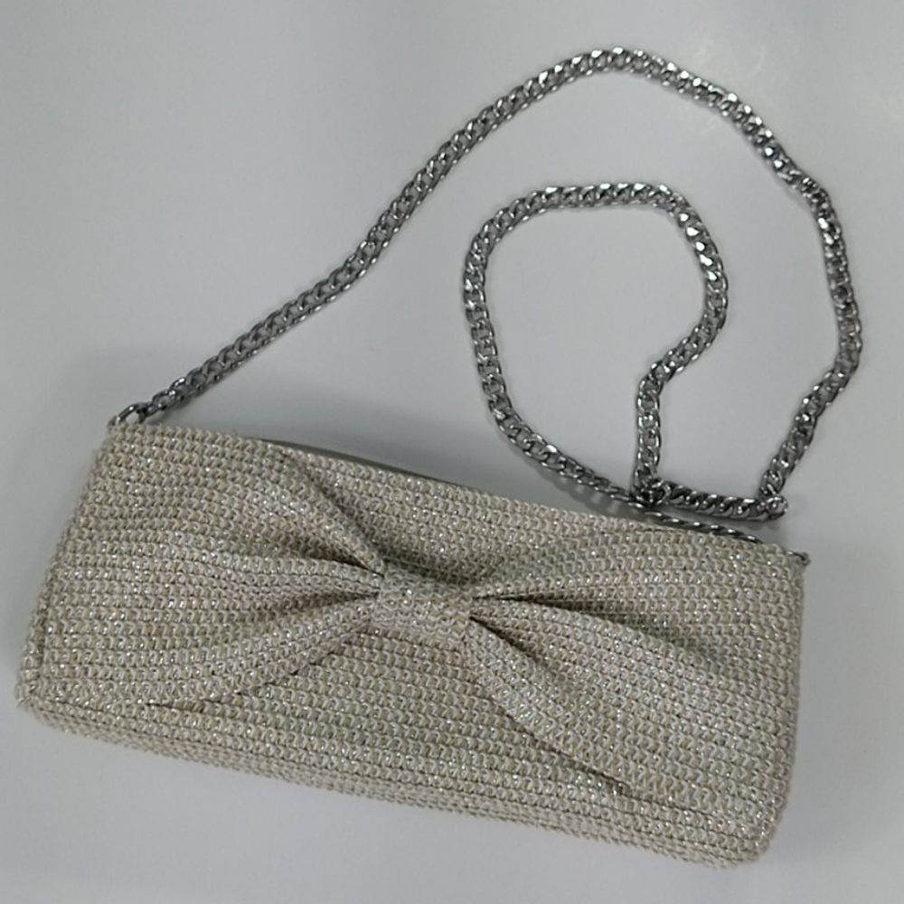 Bowtie handbag with chain